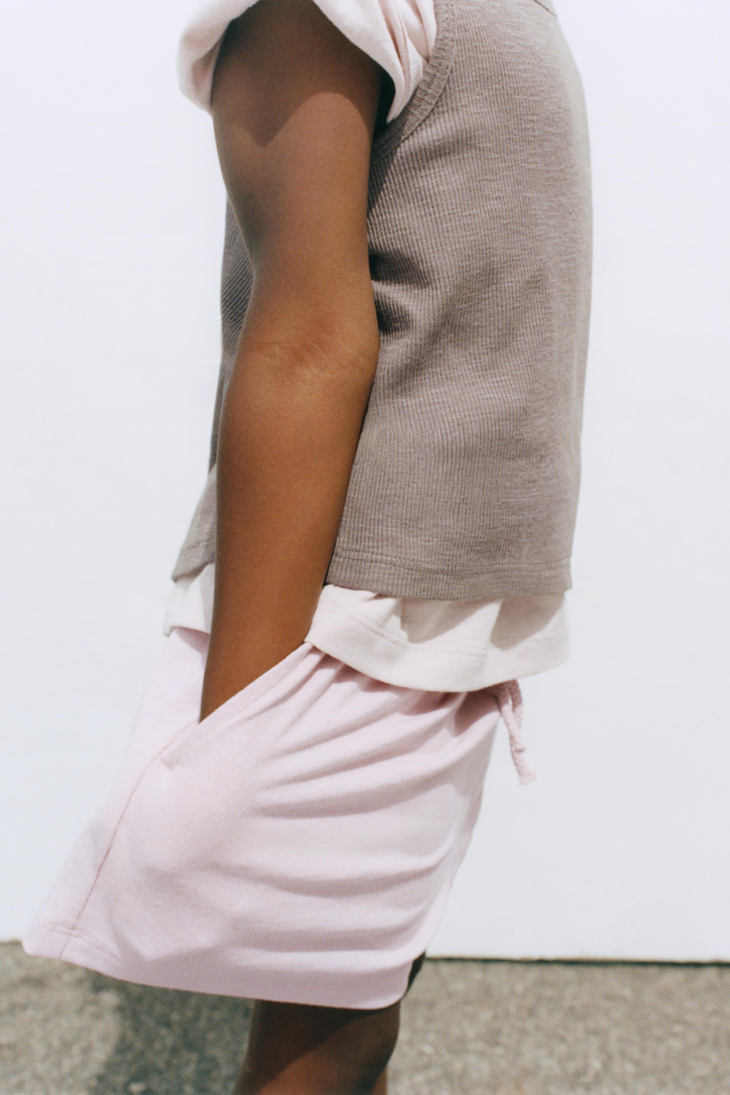 RIBBED SLEEVELESS T-SHIRT